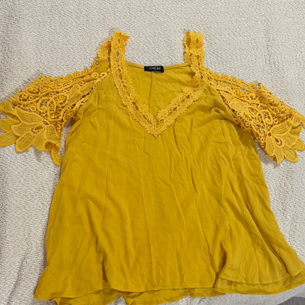 Chic Yellow Lace Cold Shoulder Top